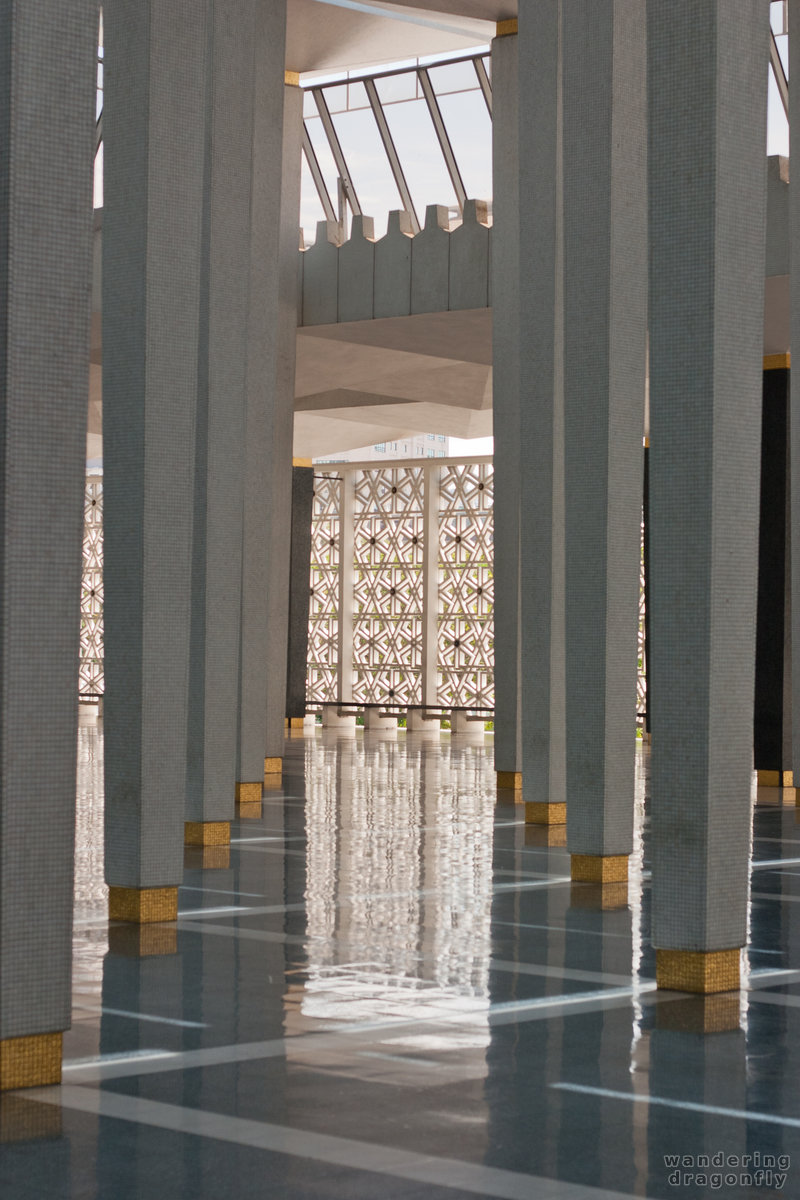 Pillars -- mosque, pillar