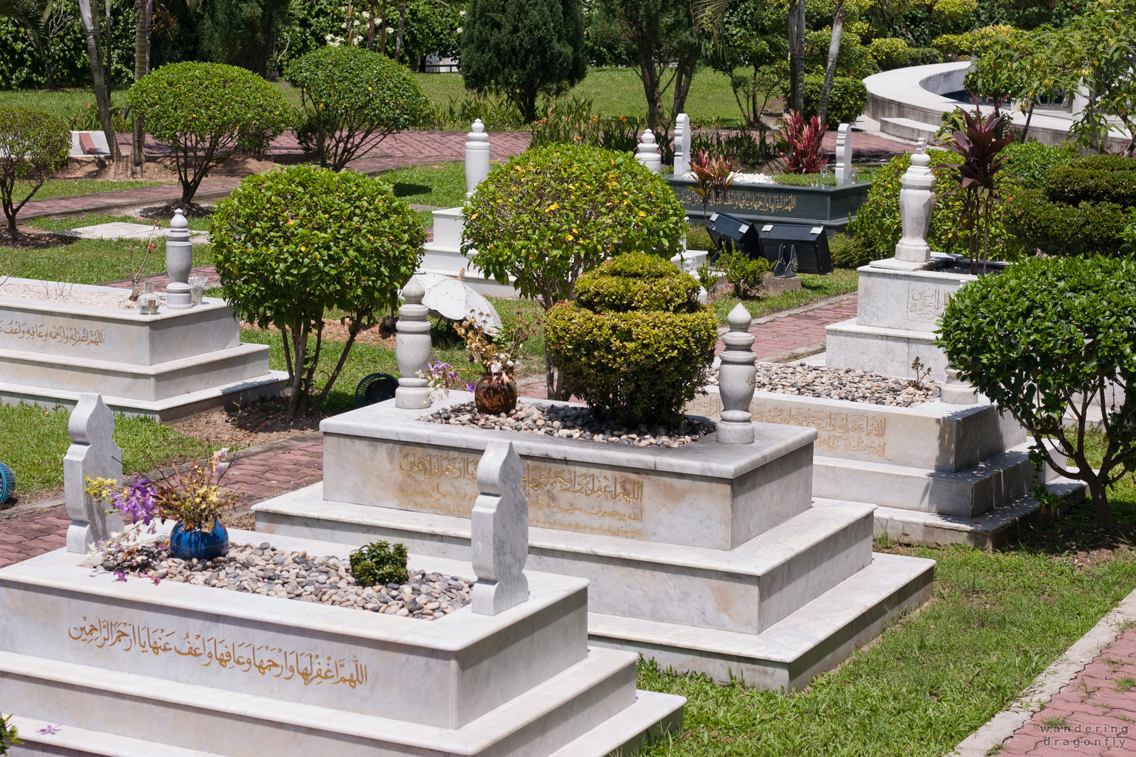 Islamic graveyard -- graveyard, islamic grave, mosque