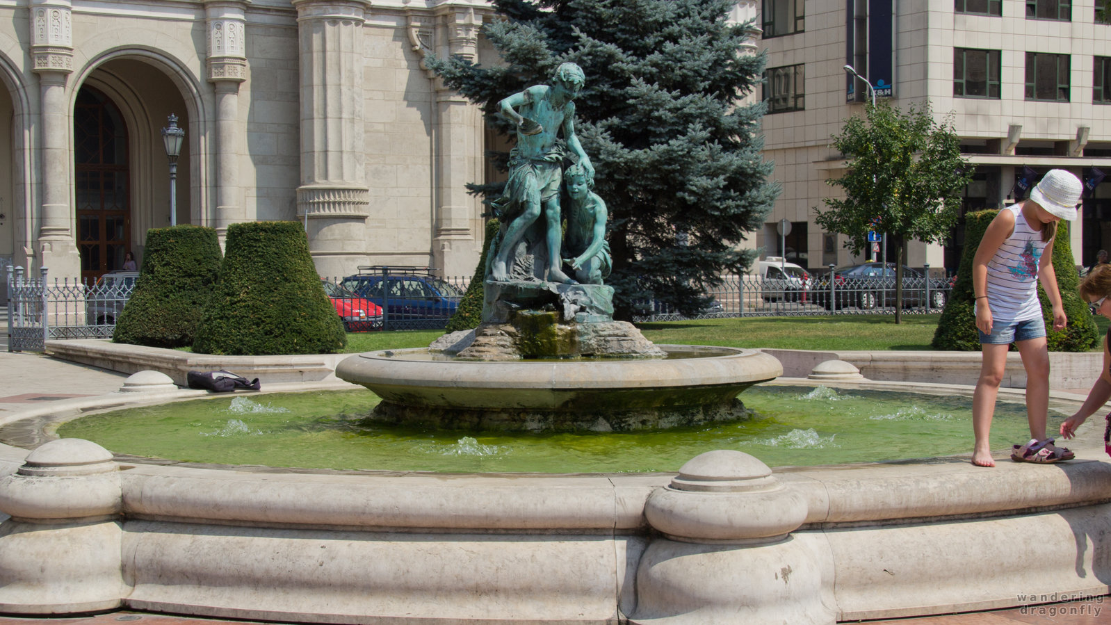 Fountain -- fountain, statue