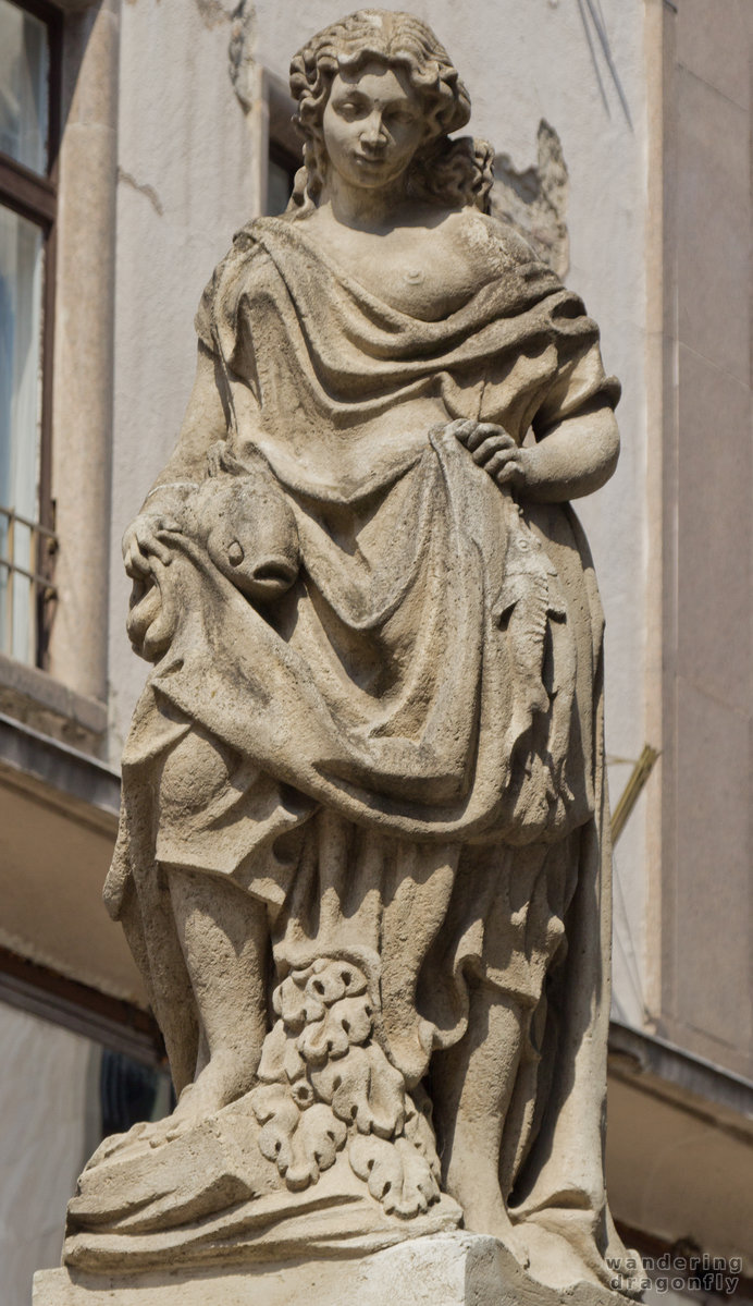 Fishmonger Girl Well by Laszlo Dunaiszky -- statue