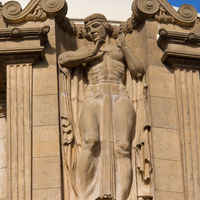 Frieze sculpture at the top of the rotunda, inspired by the Greek culture.