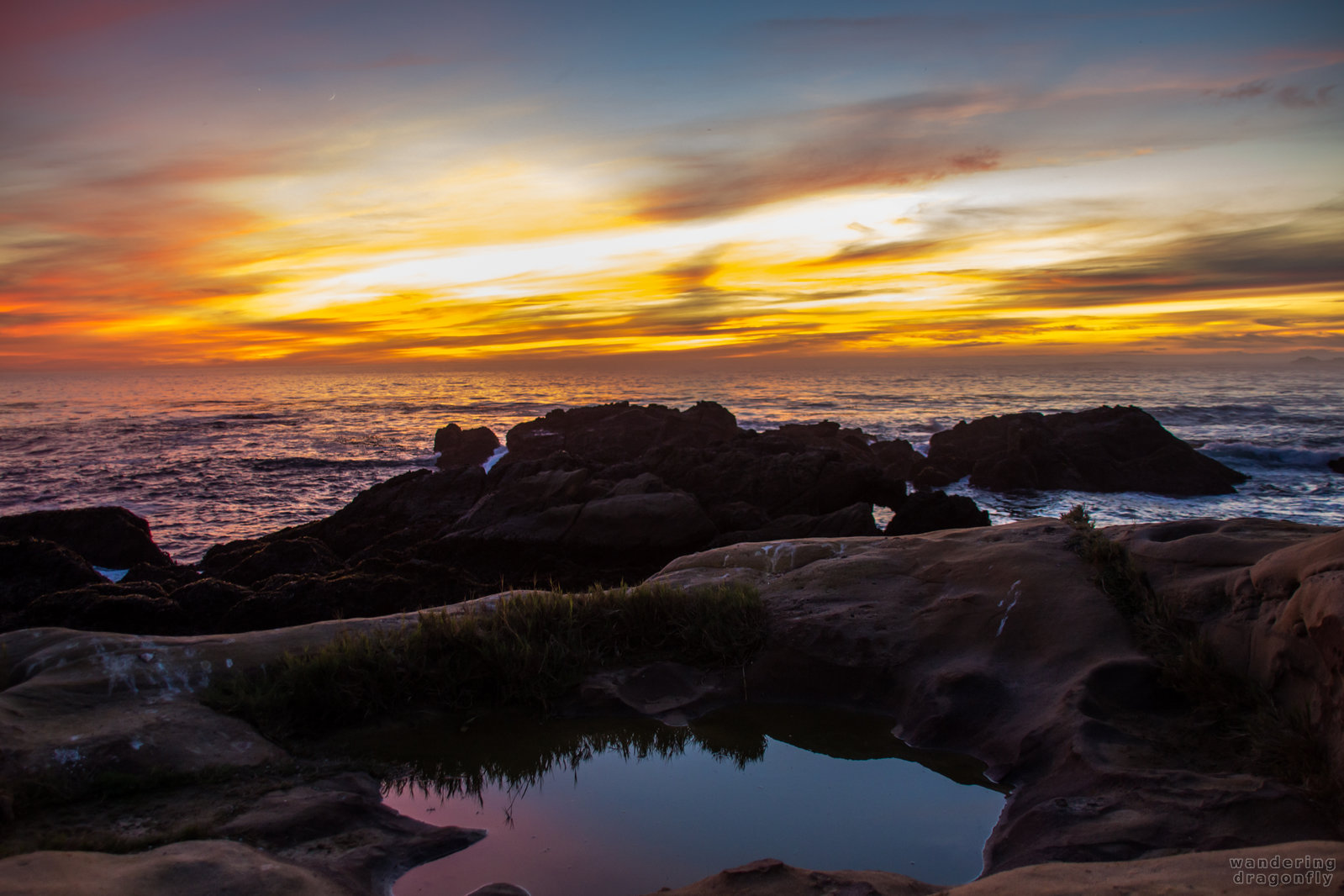 Venus, Moon, sunset, reflection... -- cliff, moon, ocean, pond, reflection, rock, sunset, venus, water