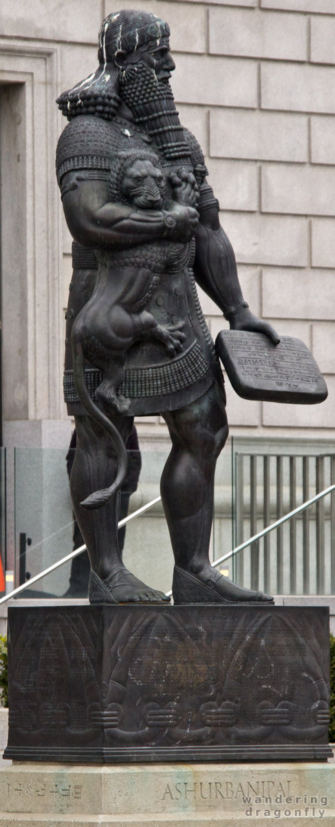 Ashurbanipal -- statue