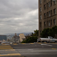 Looks like there is a gulch on the other side of California Street - but it's just the steep Jones Street.